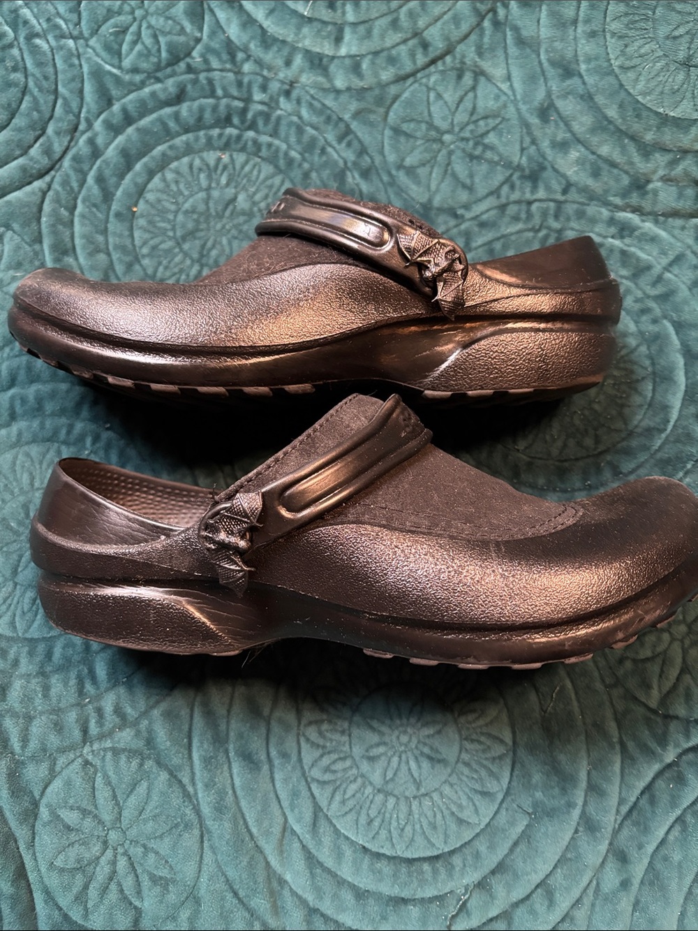 CROCS Black Suede-Trim Clog 10
